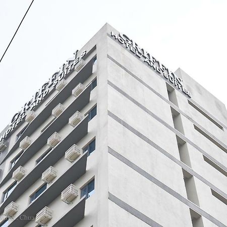 Griffin Hotel&Suites Cebu Stadt Exterior foto